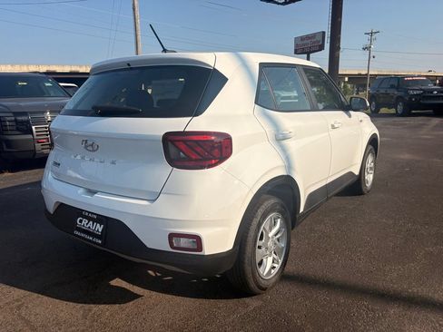 New 2026 Hyundai Venue SE FWD image 8