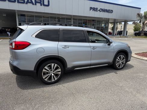 Used 2022 Subaru Ascent Limited w/ Technology Package AWD/4WD image 3