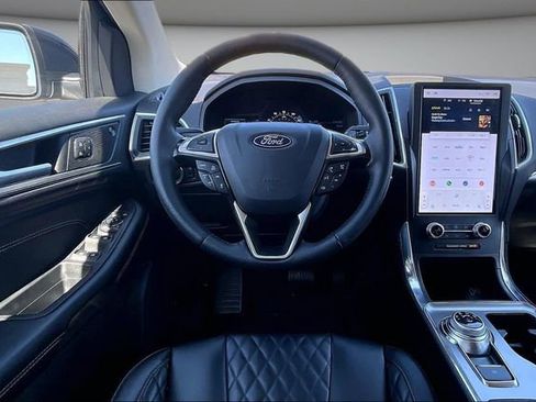 Used 2024 Ford Edge Titanium w/ Equipment Group 301A image 8