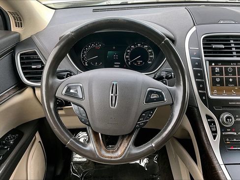 Used 2016 Lincoln MKX Select w/ Select Plus Package AWD/4WD image 19