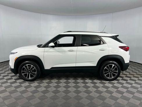 Used 2024 Chevrolet TrailBlazer LT w/ Convenience Package image 10