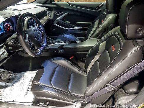 Used 2016 Chevrolet Camaro SS RWD image 12