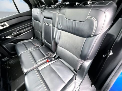 Used 2021 Ford Explorer ST w/ ST Street Pack image 13