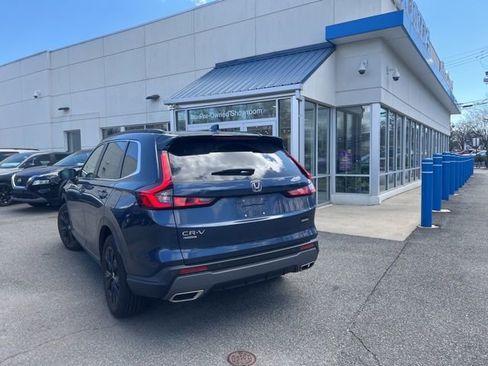 Used 2024 Honda CR-V Sport Touring image 3