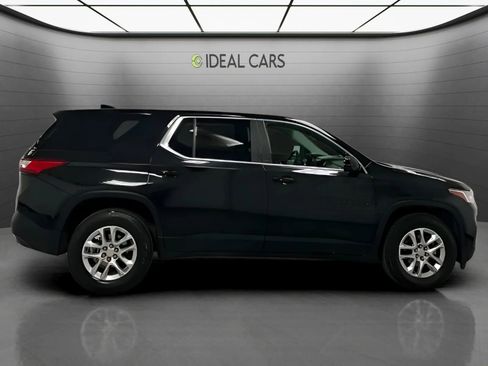 Used 2019 Chevrolet Traverse LS w/ LPO, Blackout Package FWD image 4