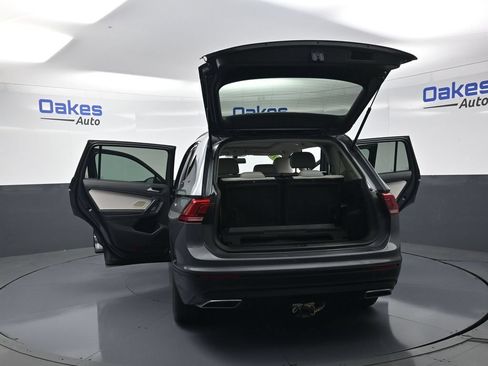 Used 2019 Volkswagen Tiguan SE w/ Panoramic Sunroof Package AWD/4WD image 60
