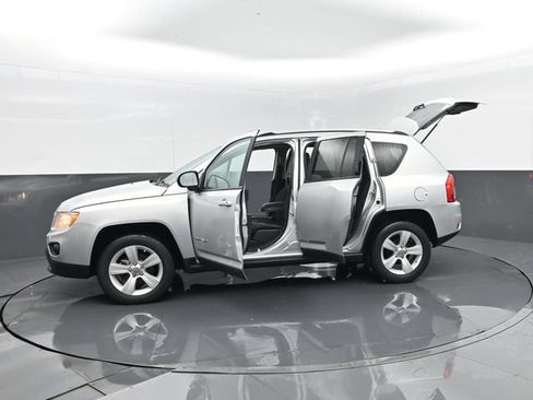 Used 2011 Jeep Compass 4WD image 31