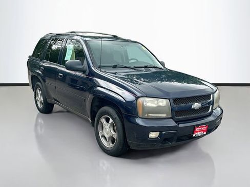 Used 2008 Chevrolet TrailBlazer LT w/ Sun And Sound Package AWD/4WD image 3