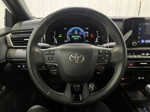 Used 2025 Toyota Camry SE w/ Convenience Package AWD/4WD image 17