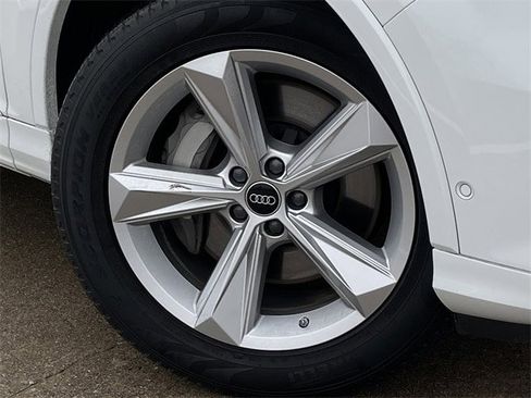 Used 2024 Audi Q7 2.0T Premium Plus image 9