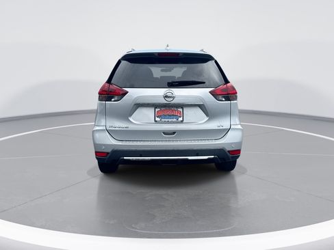 Used 2020 Nissan Rogue SV FWD image 5
