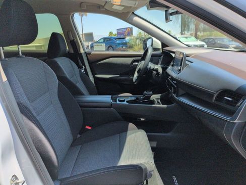 Used 2023 Nissan Rogue SV AWD/4WD image 17