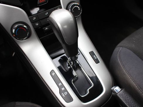 Used 2015 Chevrolet Cruze LT FWD image 25