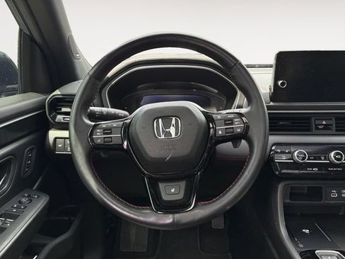 Used 2025 Honda Pilot Black Edition image 12