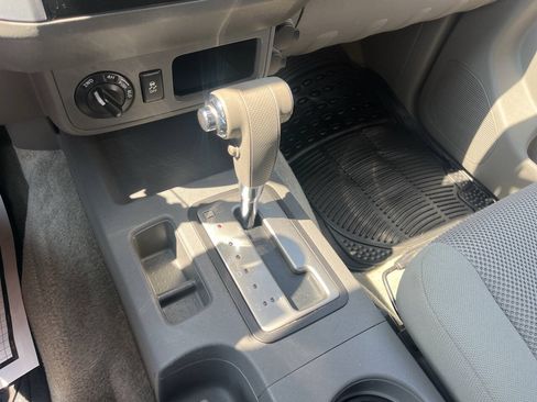 Used 2013 Nissan Frontier SV AWD/4WD image 21