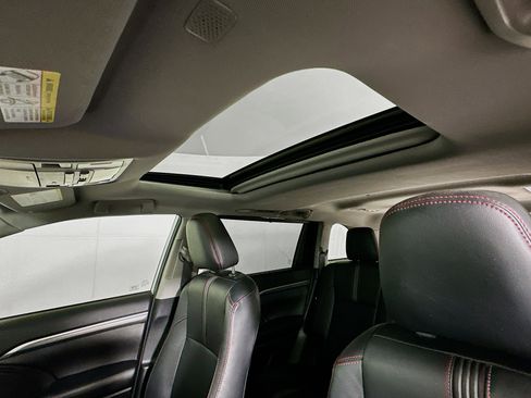 Used 2019 Toyota Highlander SE FWD image 26