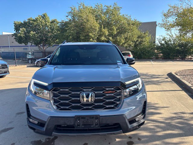 Used 2023 Honda Passport TrailSport image 2