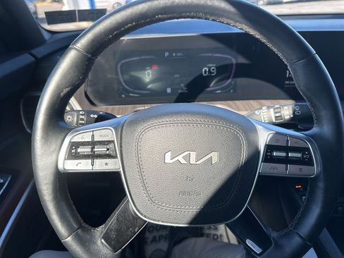 Used 2024 Kia Telluride EX w/ EX Captain's Chair Package image 25