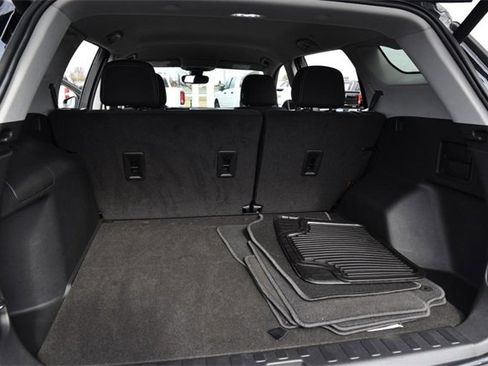 Used 2023 GMC Terrain SLE w/ Driver Convenience Package image 25