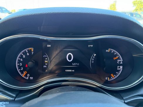 Used 2020 Jeep Grand Cherokee Laredo image 28