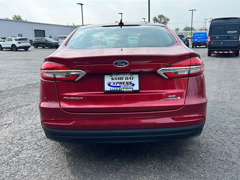 Used 2019 Ford Fusion SE FWD image 22