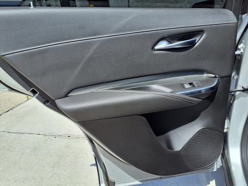 Used 2021 Cadillac XT4 Premium Luxury FWD image 17