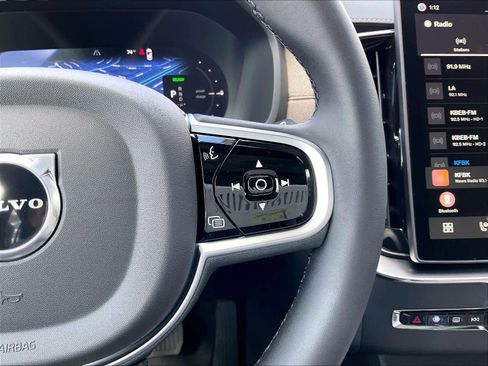 New 2026 Volvo XC90 T8 Plus w/ Protection Package Premier image 18
