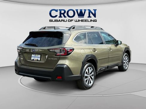 Used 2024 Subaru Outback Premium AWD/4WD image 3