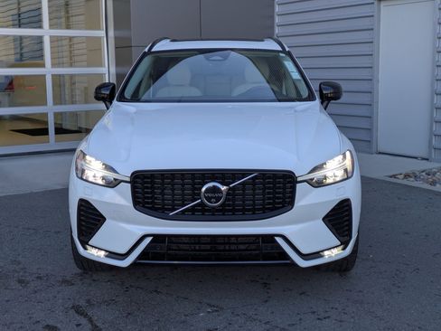 Used 2025 Volvo XC60 B5 Ultra w/ Protection Package Premier image 8