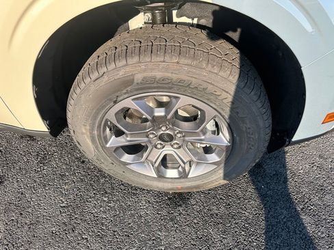 New 2025 Ford Maverick XLT w/ XLT Luxury Package image 32