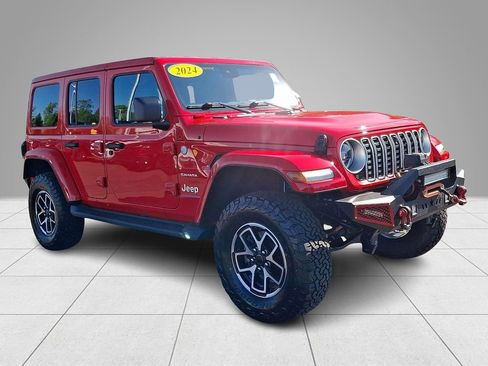 Used 2024 Jeep Wrangler Unlimited Sahara w/ Dual Top Group AWD/4WD image 4