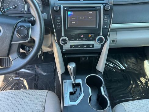 Used 2013 Toyota Camry LE FWD image 15