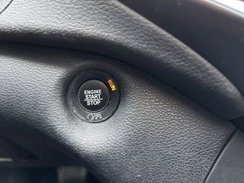 Used 2021 Jeep Cherokee Limited image 14