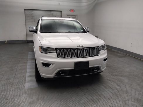 Used 2020 Jeep Grand Cherokee Overland AWD/4WD image 14