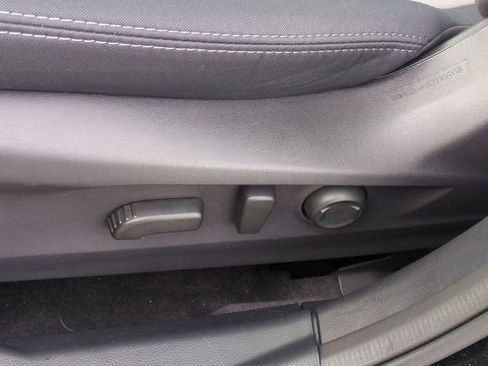 Used 2025 Subaru Outback Premium w/ Popular Package #1A image 18