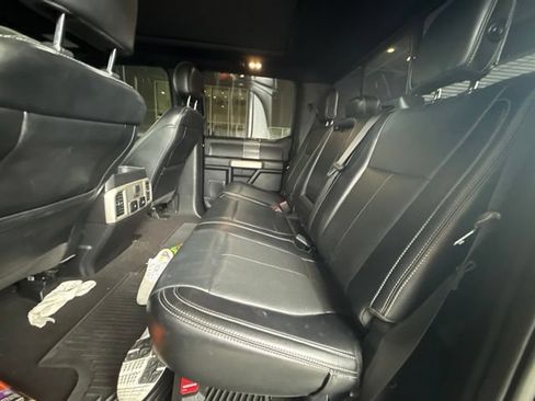 Used 2019 Ford F150 Lariat w/ Equipment Group 502A Luxury AWD/4WD image 9