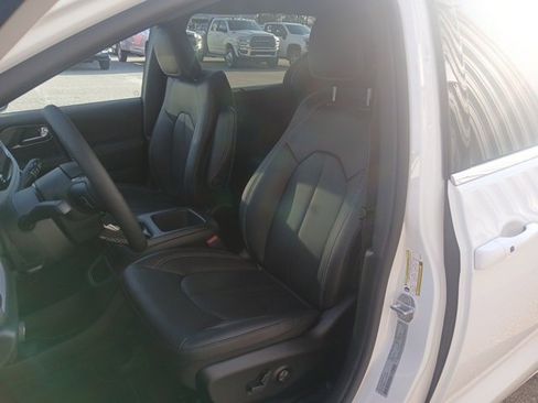 New 2026 Chrysler Pacifica Select image 35
