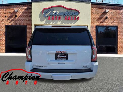 Used 2018 GMC Yukon XL SLT image 8