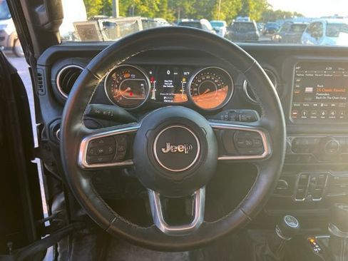 Used 2019 Jeep Wrangler Unlimited Sahara AWD/4WD image 16