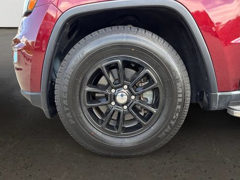 Certified 2020 Jeep Grand Cherokee Laredo RWD image 10