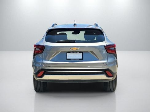 Used 2024 Chevrolet Trax LT FWD image 5