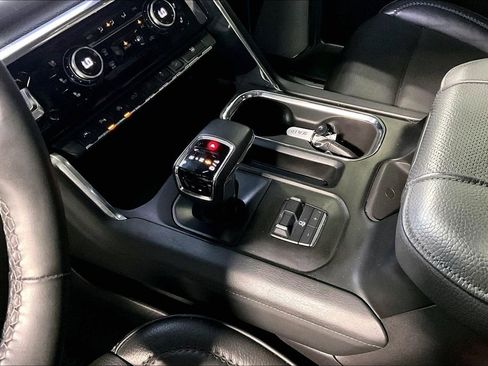 Used 2024 GMC Sierra 1500 Denali w/ Denali Reserve Package image 17