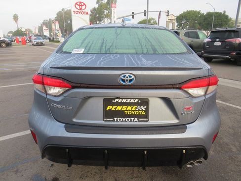 Certified 2025 Toyota Corolla SE image 9