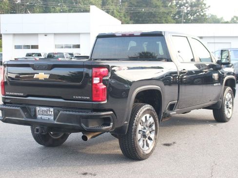 Used 2022 Chevrolet Silverado 2500 Custom w/ Custom Value Package AWD/4WD image 7
