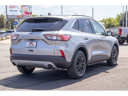 Used 2022 Ford Escape SE FWD image 3