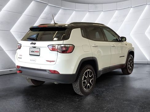 Used 2025 Jeep Compass Trailhawk AWD/4WD image 4
