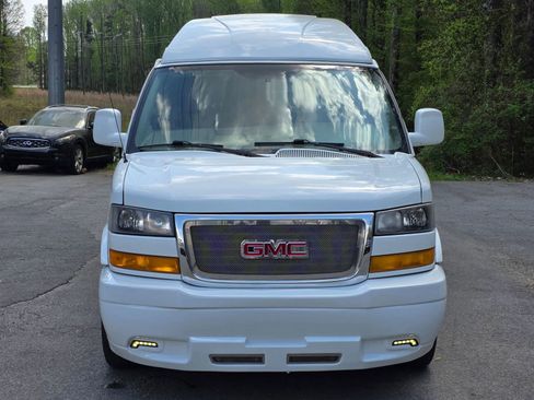Used 2018 GMC Savana 2500 Extended w/ Enhanced Convenience Package image 10