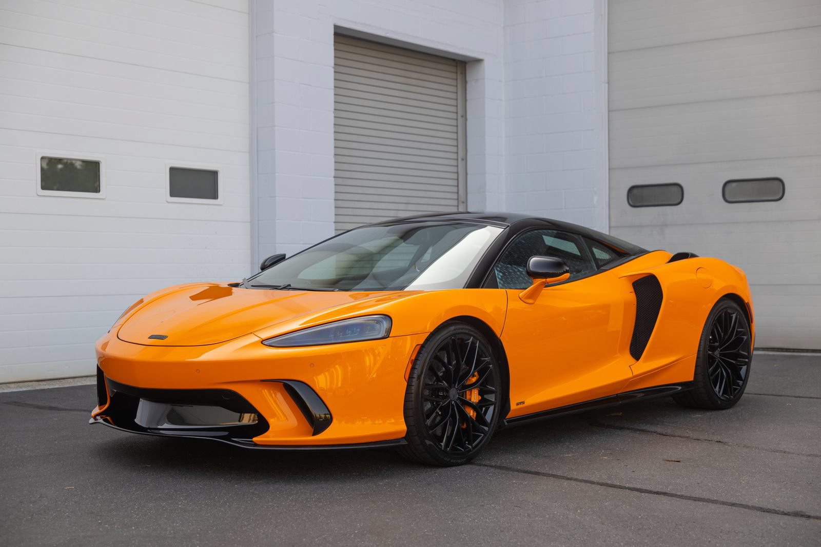 Used 2025 McLaren GTS RWD image 1