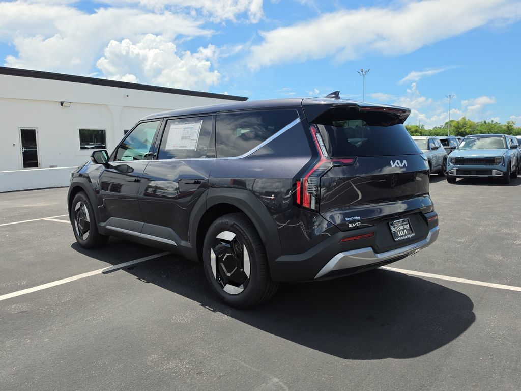 New 2026 Kia EV9 Light RWD image 6