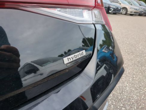 Used 2025 Hyundai Elantra Limited FWD image 5